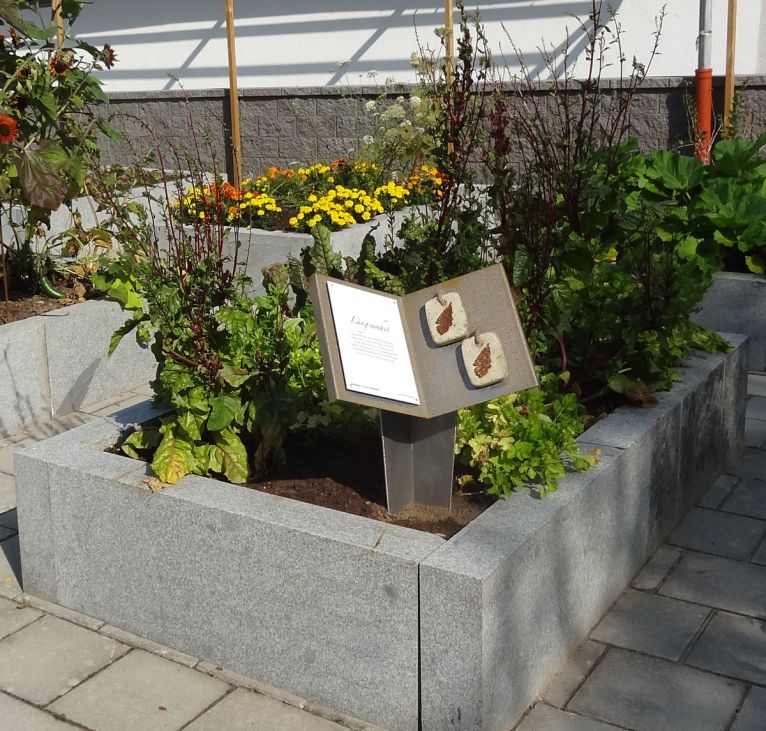 Tradgarden05